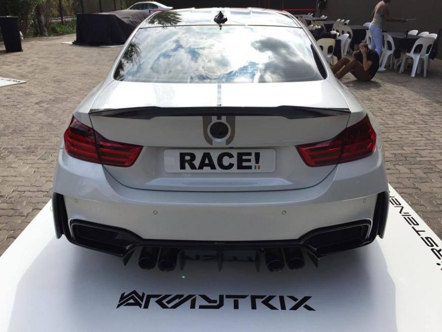  BMW M4 GTRS4 by Vorsteiner and RACE 2016 года  (фото 5 из 8)